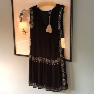 GRYPHON NY - cocktail dress w sequins. 🌠🎇🎆